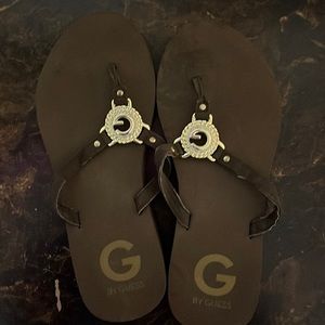 Guess Flip Flops
